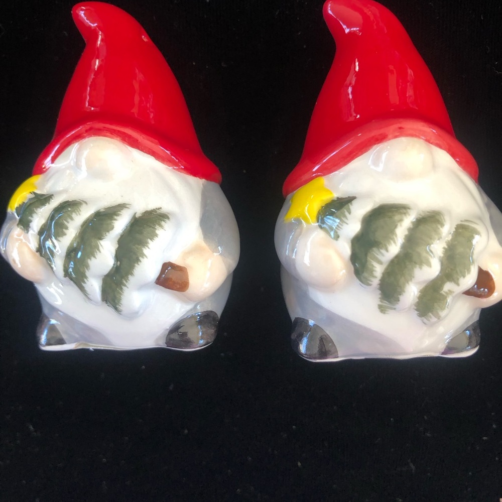 Gomes Collector's Set Winn Dixie Christmas Salt &  Pepper Shakers